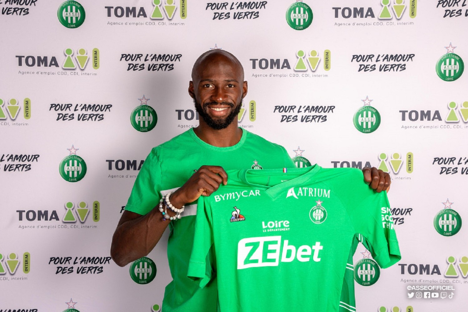 OFICJALNIE: Eliaquim Mangala wraca na boisko. Ma pomóc Saint-Étienne utrzymać się w Ligue 1