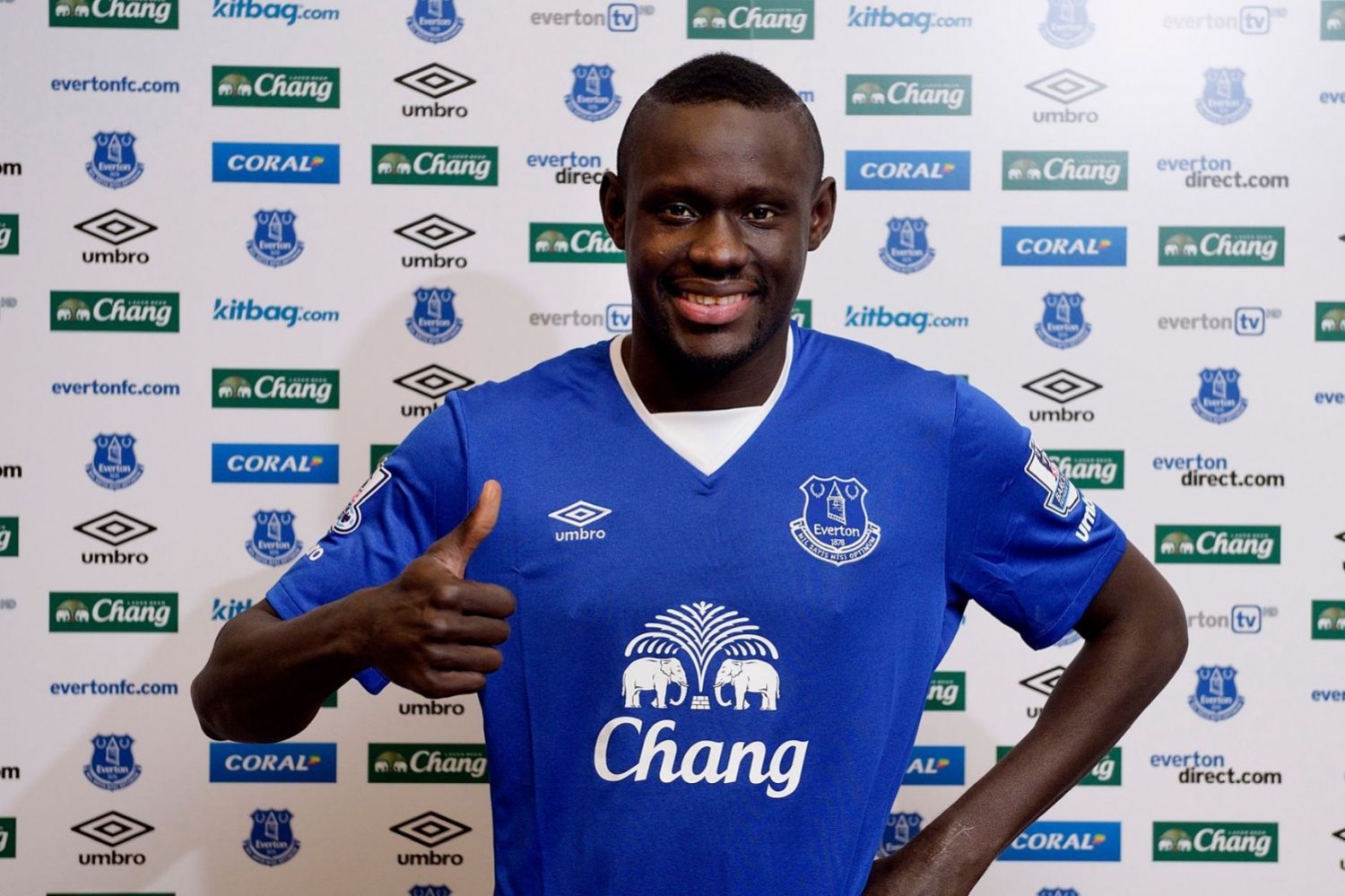 OFICJALNIE: Oumar Niasse powalczy o utrzymanie w... League One