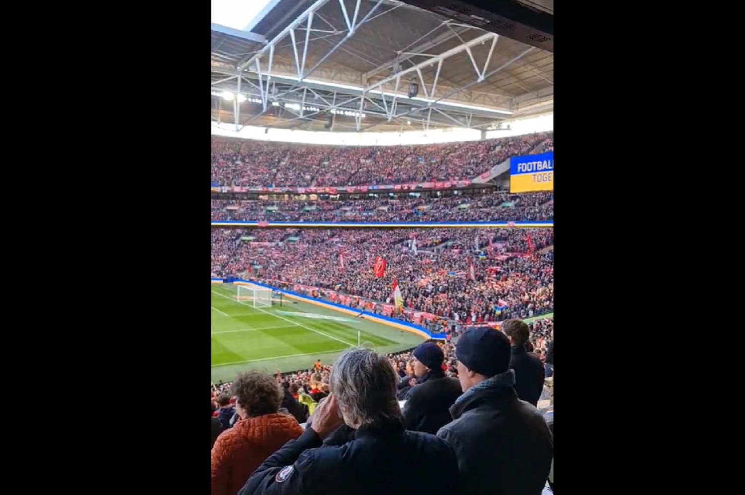 Wyjątkowe „You'll Never Walk Alone” rozbrzmiało na Wembley [WIDEO]