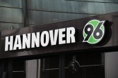 OFICJALNIE: Hannover 96 zaskakuje prezentacją nowego piłkarza - kompilacja faulów [WIDEO]