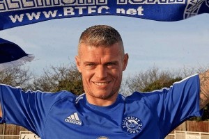 OFICJALNIE: Paul Konchesky rozpoczyna trenerską karierę w piłce kobiecej