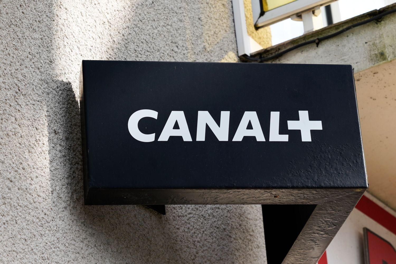 OFICJALNIE: Trzech komentatorów odchodzi z Canal+