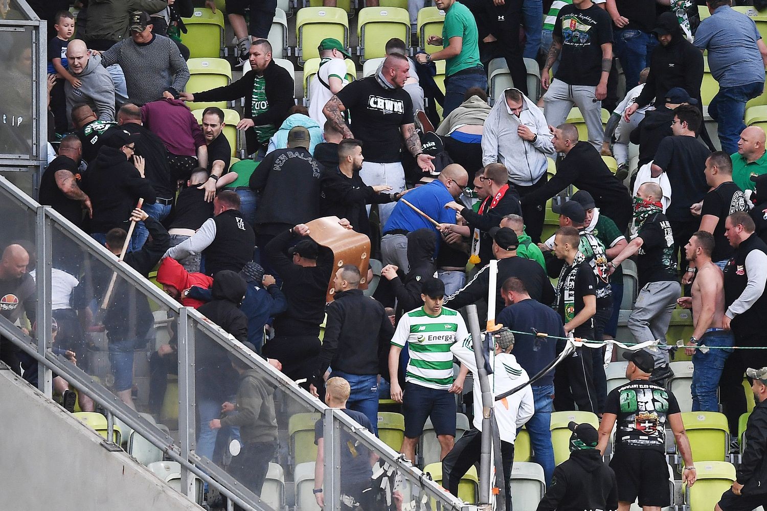 Dlatego doszło do bójki na stadionie Lechii Gdańsk | OFICJALNIE: Oświadczenie klubu