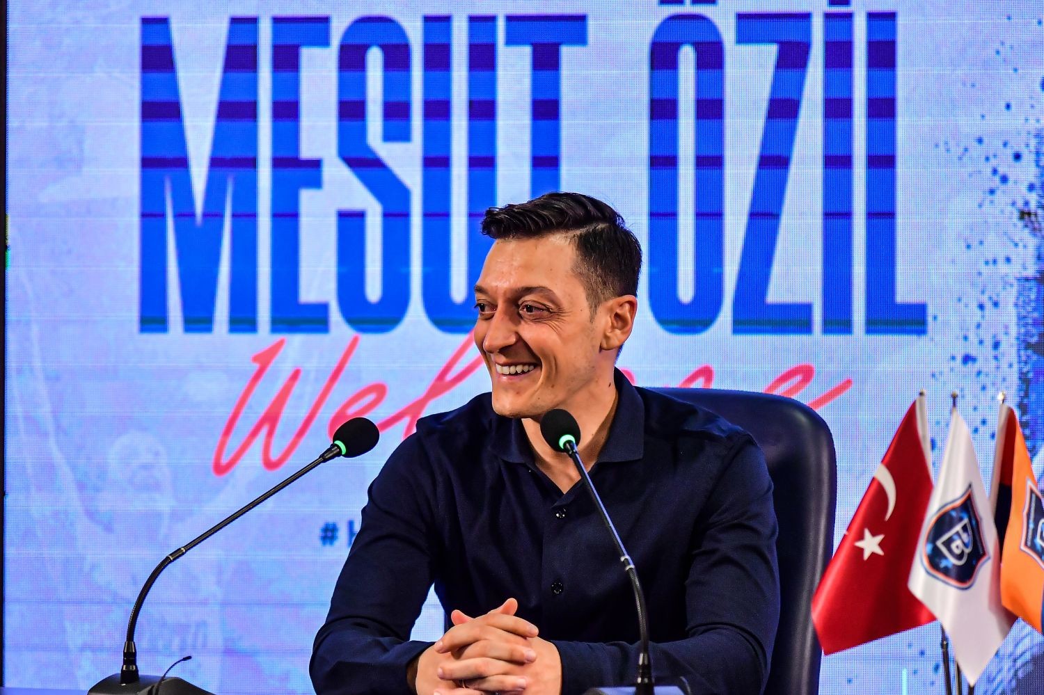 Mesut Özil odrzucił wielkie oferty przed zakończeniem kariery