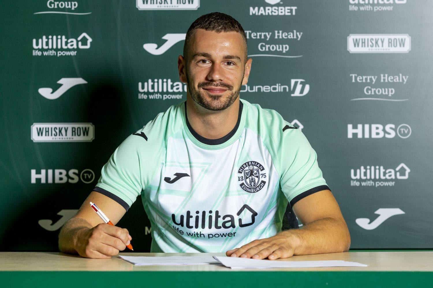 OFICJALNIE: Marijan Čabraja w Hibernian FC