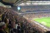 Kibice Fenerbahçe skandowali nazwisko Władimira Putina. Mircea Lucescu zbojkotował konferencję prasową [WIDEO]