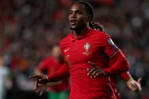 Renato Sanches nie jest wart więcej niż 10 milionów euro? PSG stoi przed dylematem