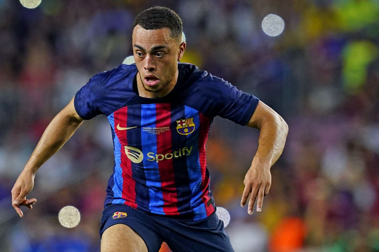 OFICJALNIE: Sergiño Dest w nowym klubie. FC Barcelona potwierdziła