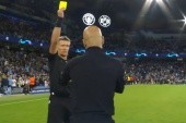 Liga Mistrzów: Pep Guardiola z komiczną żółtą kartką po zwycięskim meczu [WIDEO]