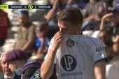 Ligue 1: Spotkanie Toulouse - Montpellier zakłócone przez starcia kibiców z policją. Sędzia musiał przerwać mecz [WIDEO]