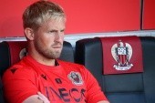 Kasper Schmeichel na wylocie z OGC Nice. W tle konflikt z Marcinem Bułką