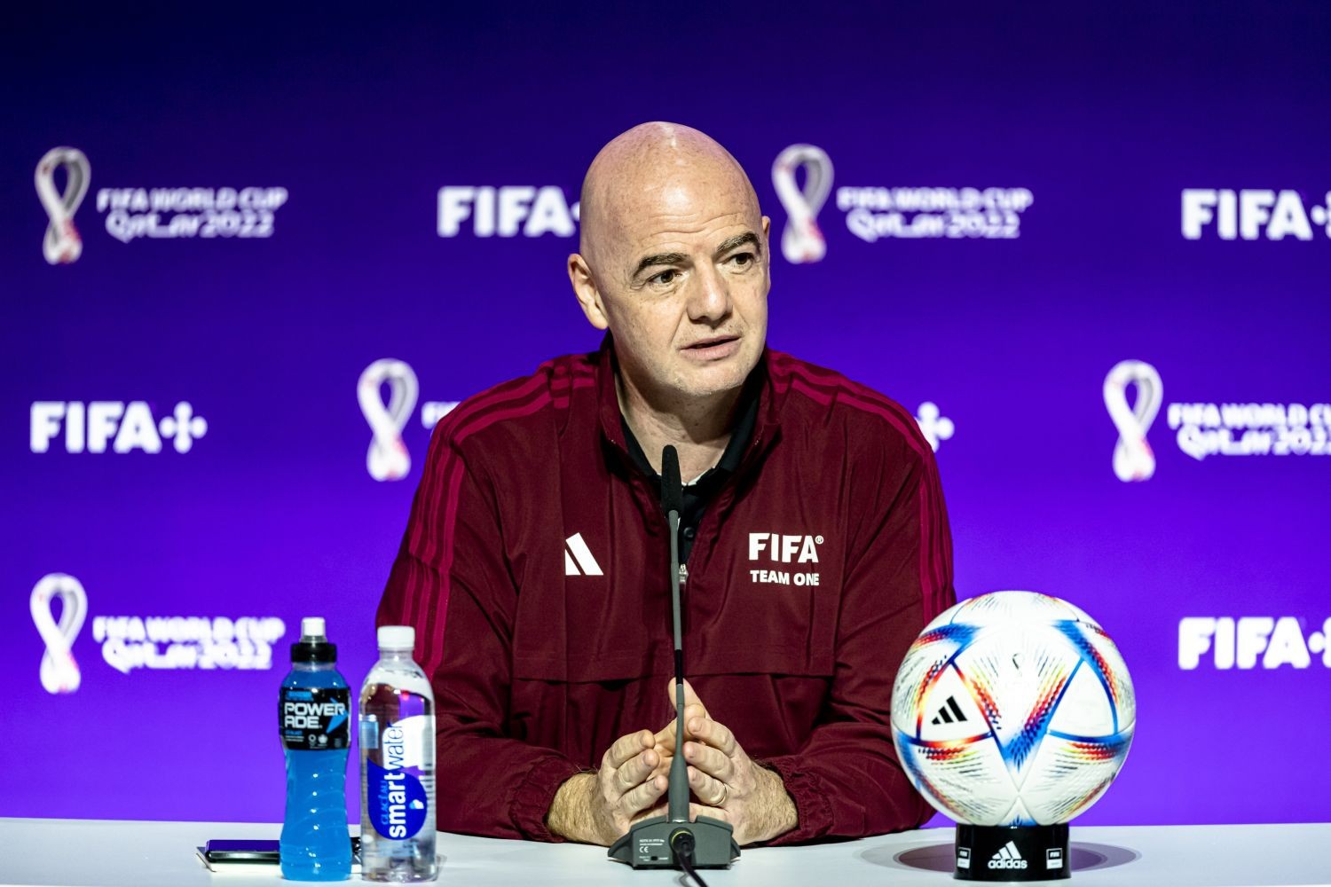 Gianni Infantino podaje trzy kroki postępowania, gdy na stadionie pojawi się rasizm