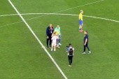 Mistrzostwa Świata: Neymar pocieszany przez syna Ivana Perišicia. Wzruszająca scena na boisku [WIDEO]