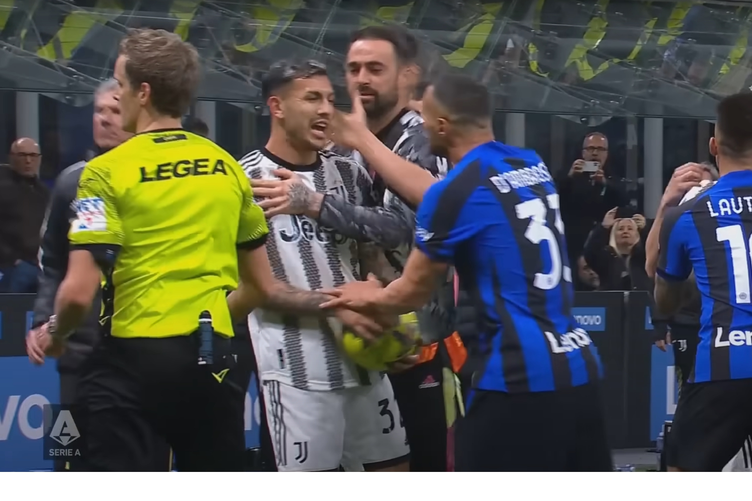 Duże napięcie po meczu Interu Mediolan z Juventusem. Sędzia musiał pokazać dwie czerwone kartki [WIDEO]