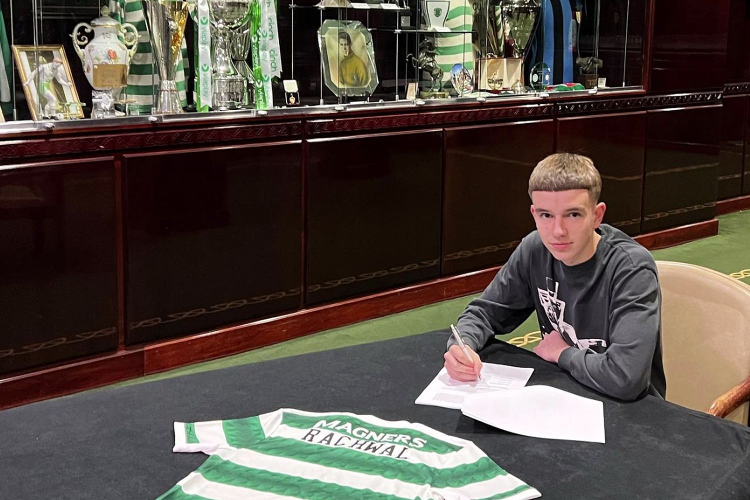 OFICJALNIE: Celtic zgłosił 16-letniego Polaka do Ligi Mistrzów