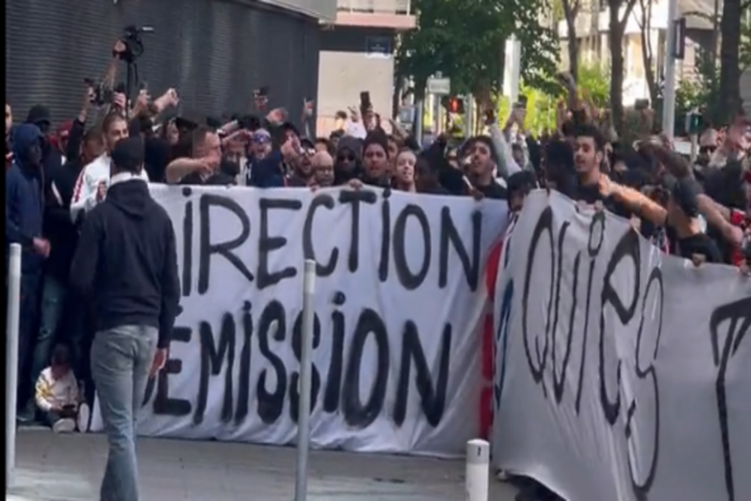 Fani PSG wściekli na Neymara. Żądają jego odejścia [WIDEO]