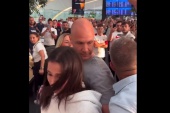 Anthony Taylor zaatakowany na lotnisku przez kibiców Romy [WIDEO]. Jest pierwsze oświadczenie