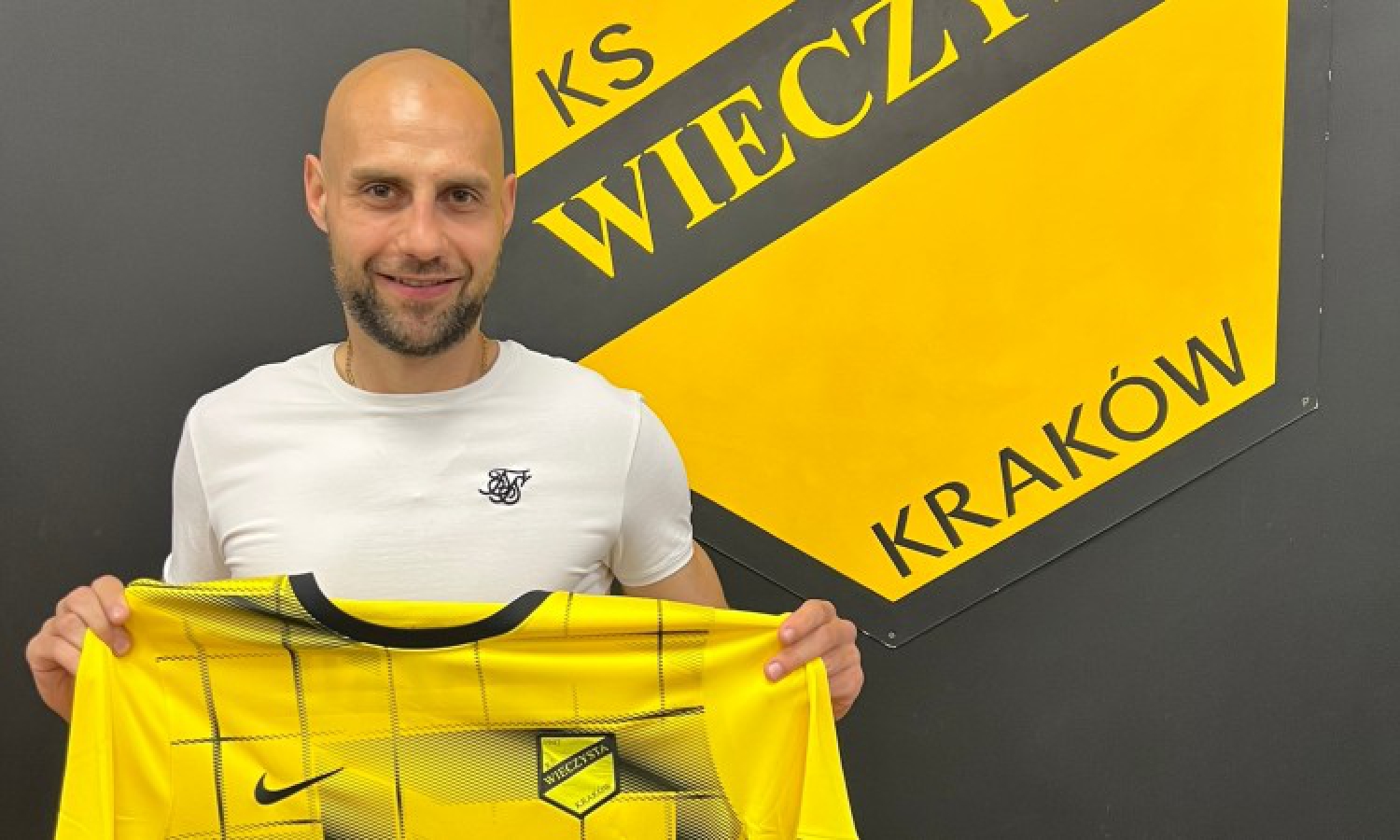 Wieczysta Kraków sfinalizowała pierwszy letni transfer. Skuteczny napastnik [OFICJALNIE]