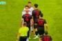 Lukas Podolski vs Ariel Mosór. Polak padł jak rażony piorunem [WIDEO]
