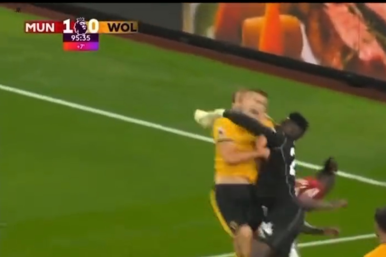 Wolverhampton Wanderers nie otrzymało oczywistego rzutu karnego z Manchesterem United w końcówce meczu. „Podszedł, przeprosił” [WIDEO]