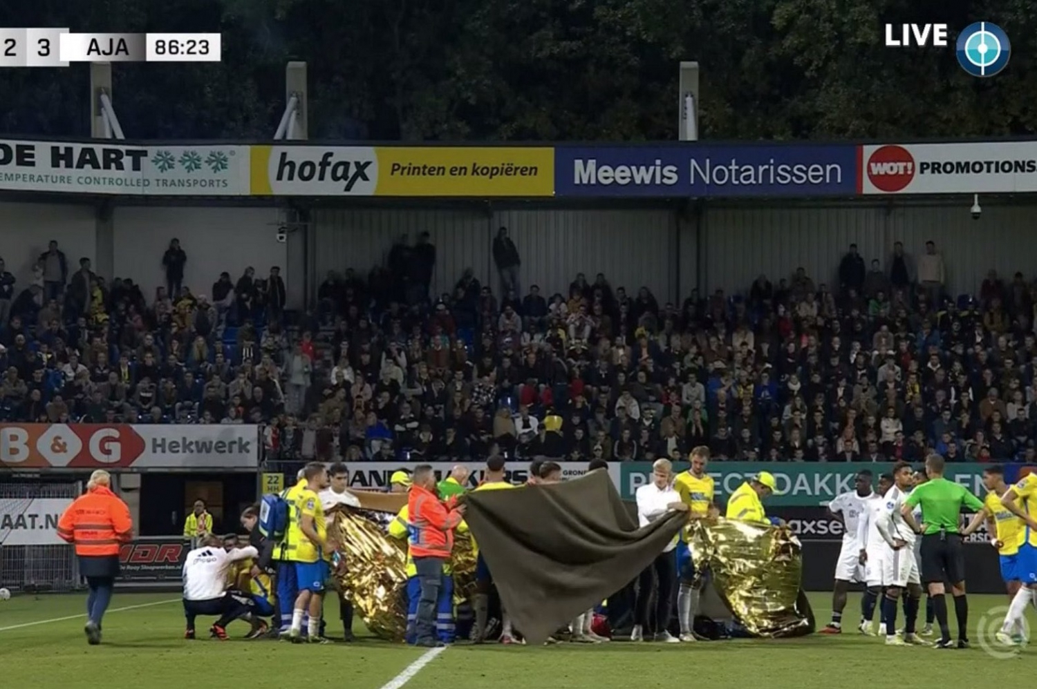 Meciul dintre Ajax și RKC Waalwijk s-a încheiat prematur.  O accidentare terifiantă