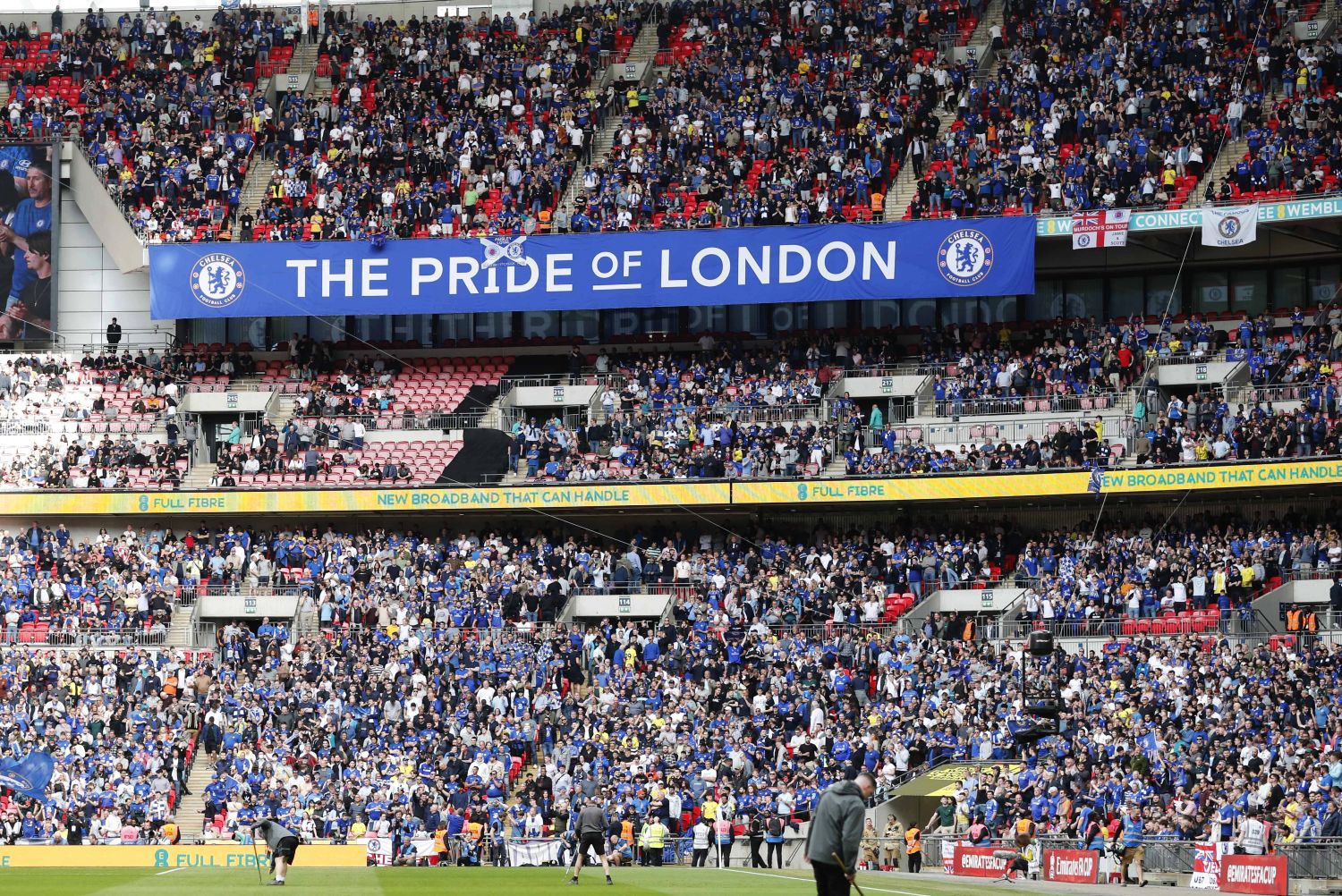 Kibice Chelsea z oprawą i klarownym przekazem w sprawie piłkarza „The Blues” [FOTO]
