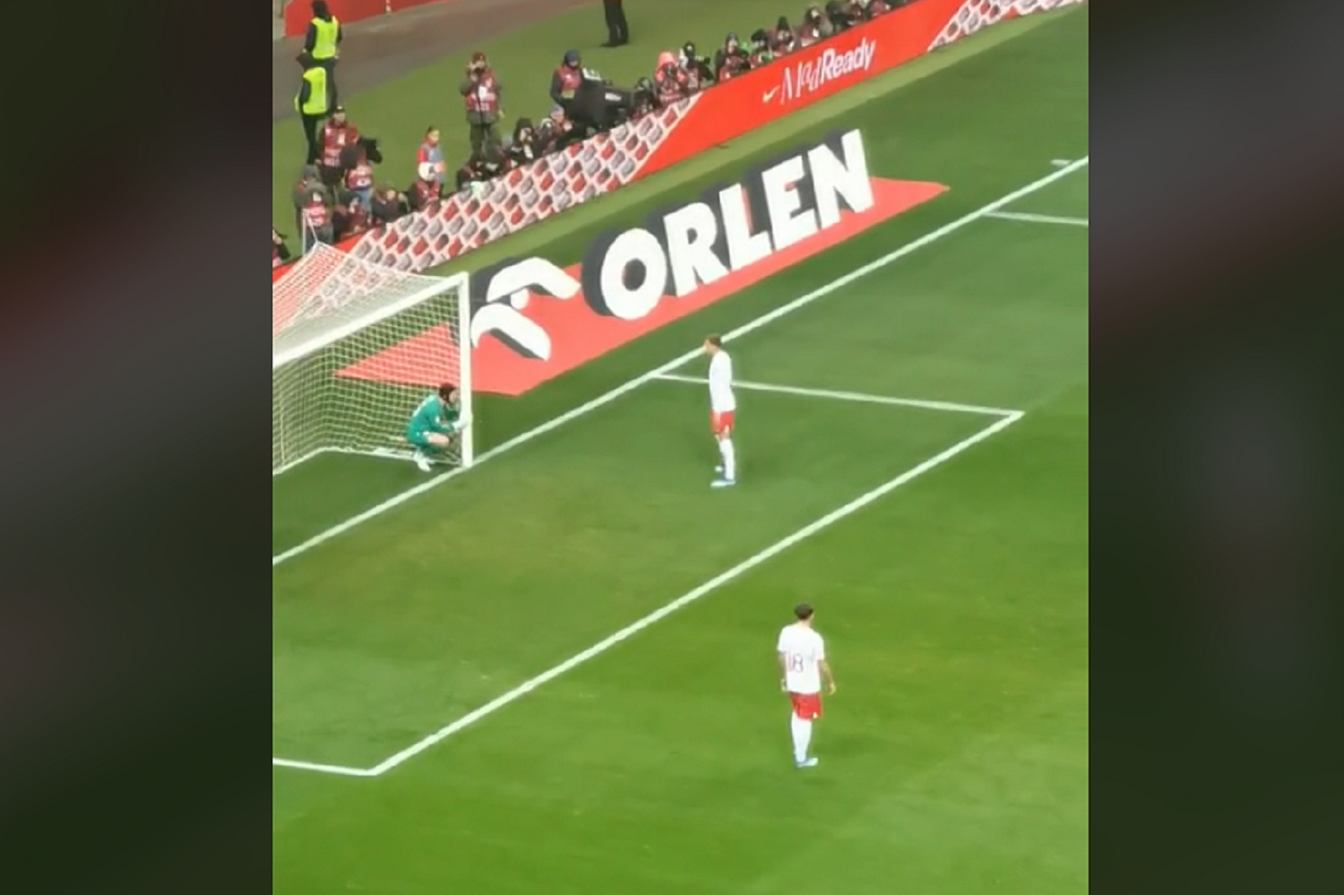 Tajna broń Jana Bednarka w meczu reprezentacji Polski z Czechami [WIDEO]