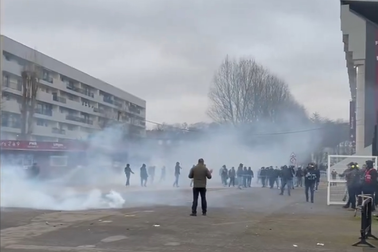 Kibice FC Metz starli się z policją. Puściły im nerwy po siódmej porażce z rzędu [WIDEO]