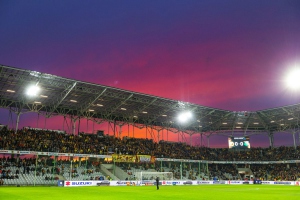 Zabiegały o niego Raków Częstochowa i Legia Warszawa. W ten sposób chciała ich przechytrzyć Korona Kielce