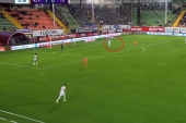 Kuriozalny gol w tureckiej ekstraklasie. Kompletny brak komunikacji między zawodnikami Trabzonsporu [WIDEO]