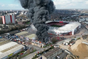 Wielki pożar w pobliżu stadionu Southampton. Mecz odwołany [OFICJALNIE] [WIDEO]