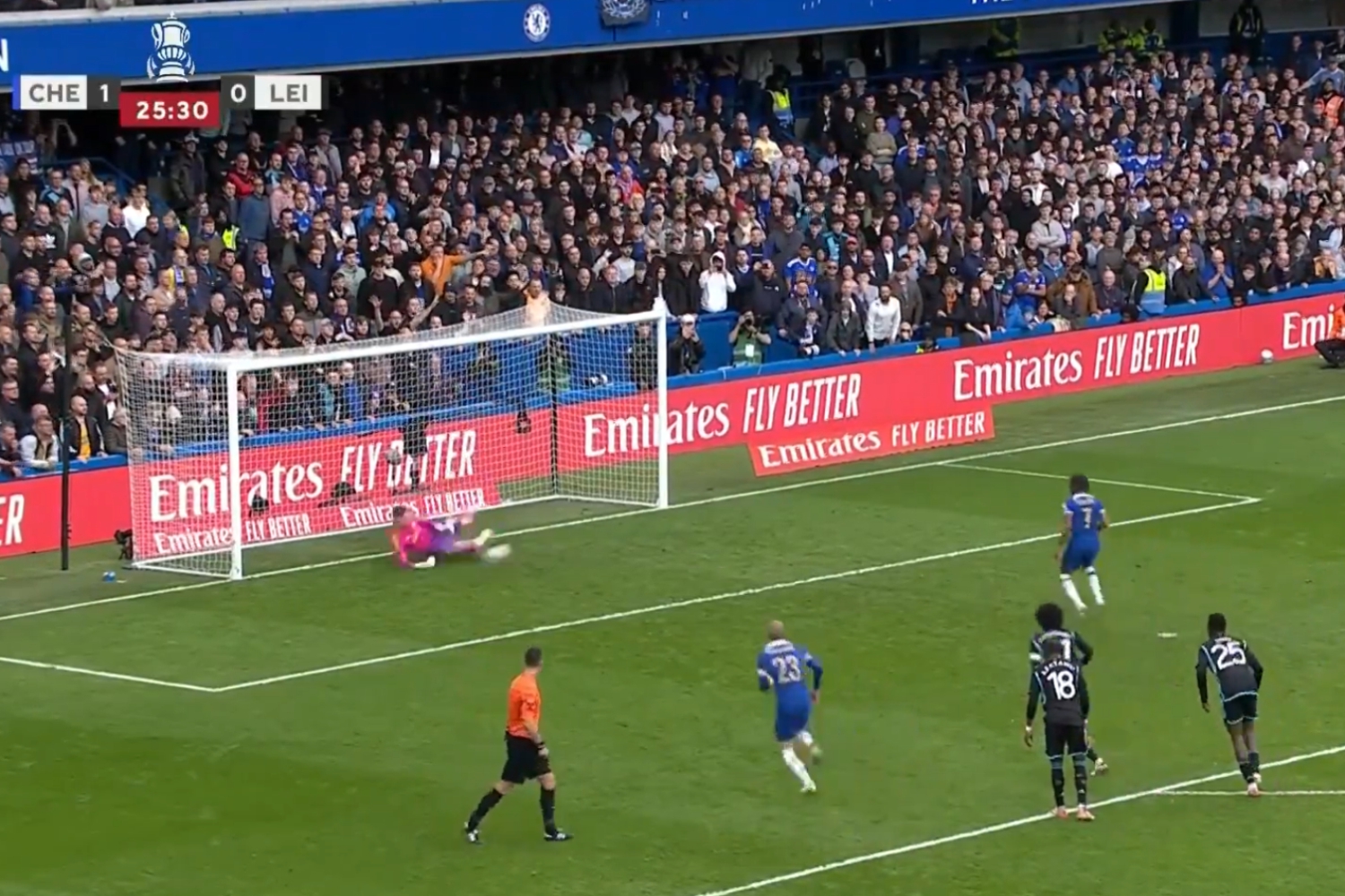 Jakub Stolarczyk zatrzymał Raheema Sterlinga [WIDEO]. Polak obronił karnego w meczu z Chelsea