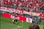 OFICJALNIE: Zawodnik Bayernu Monachium trafił do szpitala. „Koniec sezonu” [WIDEO]