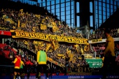 Liga Mistrzów: Trybuny poniosły Borussię Dortmund. PSG przegrywa do przerwy na Signal Iduna Park [WIDEO]