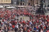 Wisła Kraków przejęła rynek! Kibice tłumnie rozpoczynają świętowanie [WIDEO]