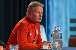 Ronald Koeman z podwójnymi standardami w kadrze Holandii? Jedną gwiazdę skreślił, drugiej daje szansę