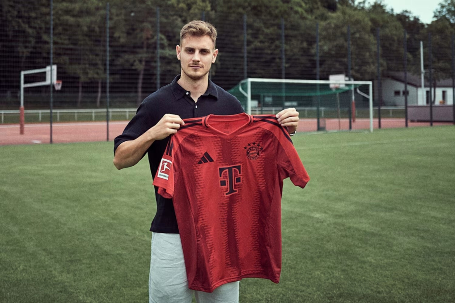 OFICJALNIE: Mistrz Niemiec przedłużył kontrakt z Bayernem Monachium