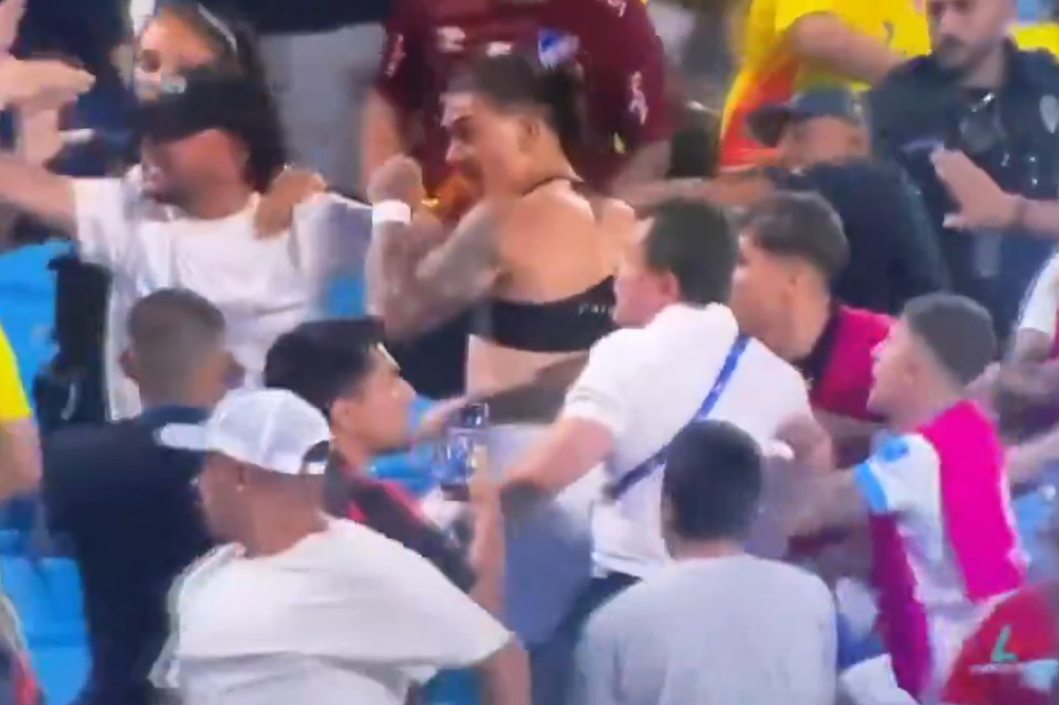 Chaos po półfinale Copa América! Darwin Núñez ruszył na kibiców [WIDEO]
