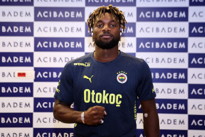 OFICJALNIE: Allan Saint-Maximin pożegnał się z Fenerbahçe