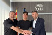 Nieoczywisty następca Sergio Busquetsa podpisany w FC Barcelonie! Hansi Flick w niego wierzy [OFICJALNIE]