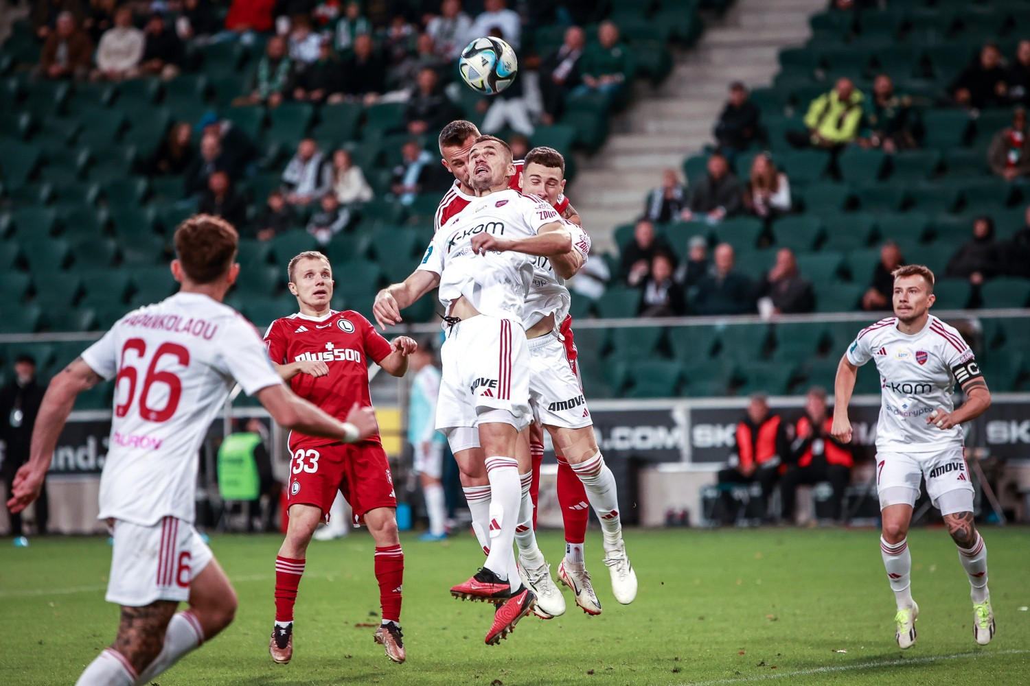 Raków Częstochowa chce się z nim rozstać, tylko jest mały problem