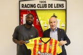 OFICJALNIE: RC Lens korzysta z okazji. Sięga po napastnika z Serie A