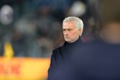 „Gdyby José Mourinho wynalazł futbol, podążałoby za nim łącznie siedemdziesiąt pięć osób”. Portugalczyk na cenzurowanym