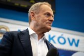 Donald Tusk na meczu reprezentacji Polski. Krótka wiadomość [FOTO]